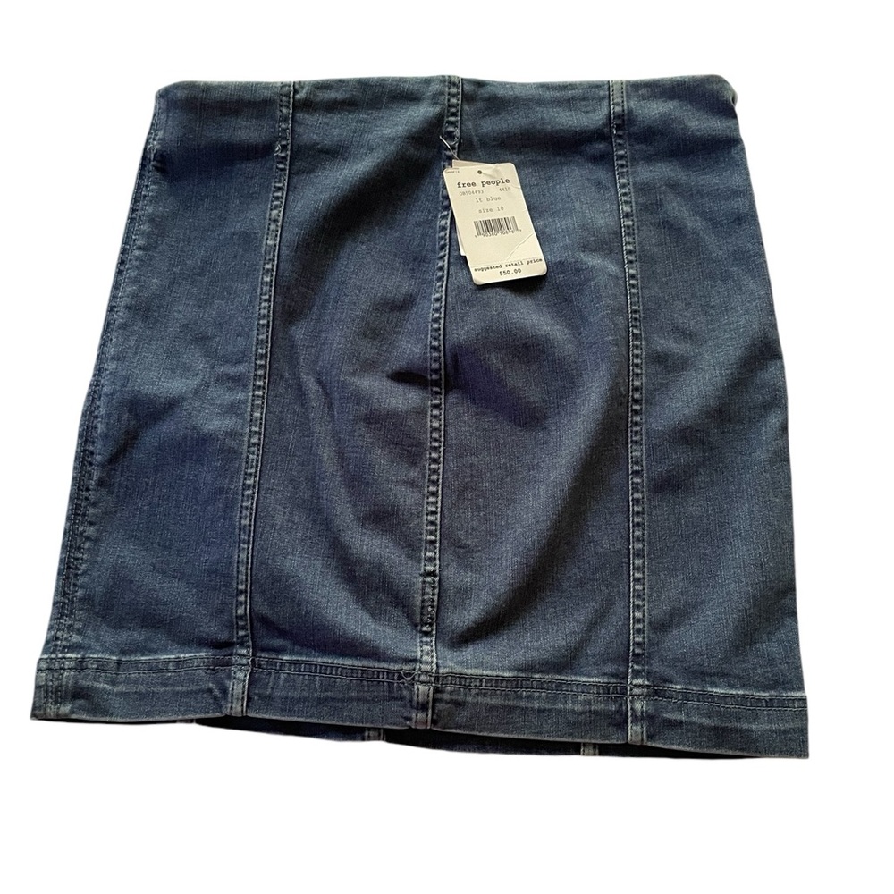 NEW WITH TAGS WOMEN’S FREE PEOPLE DENIUM MINI SKIRT SIZE 10.